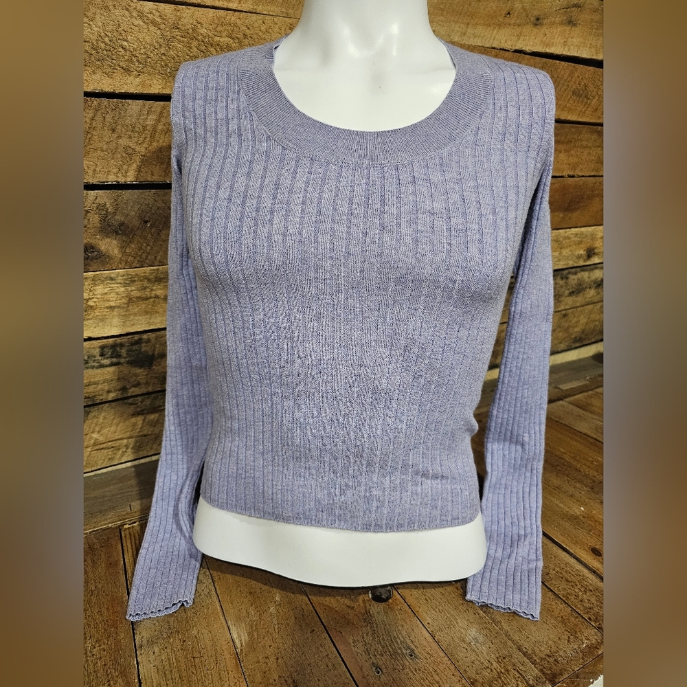 NWT Light‎ Purple Tight Fit Sweater Size Extra Small
